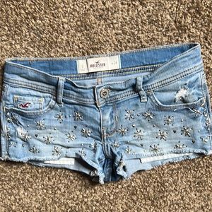 Hollister sz 0 light jean shorts with gem stars